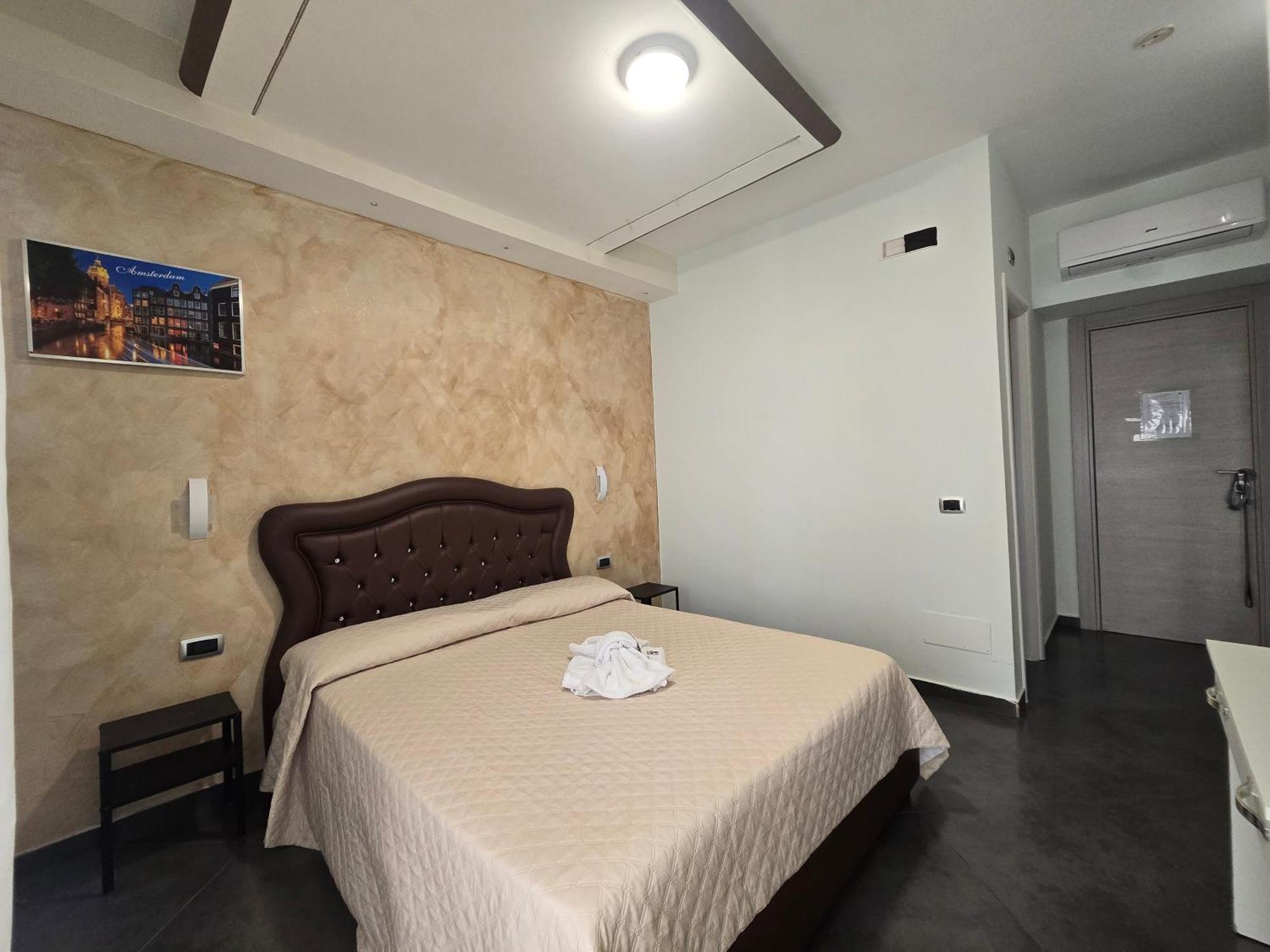 Nazionale Dream Hotel Naples Luaran gambar